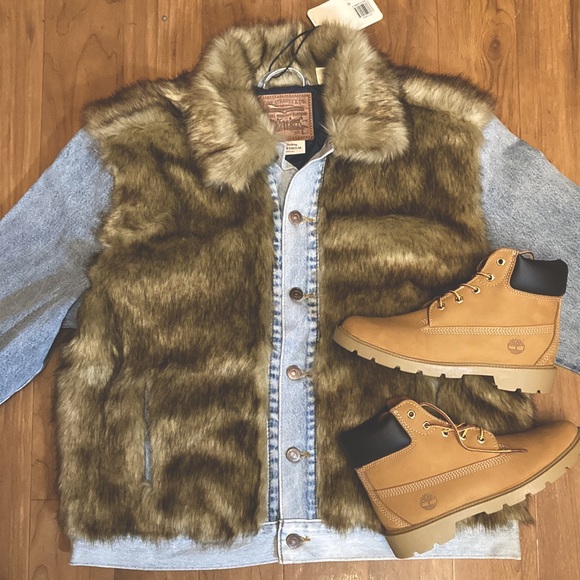 Levi's Fur Denim Trucker Jacket - Picture 3 of 17